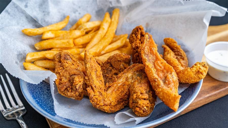 3 Wings with 2 Perch and fries basket